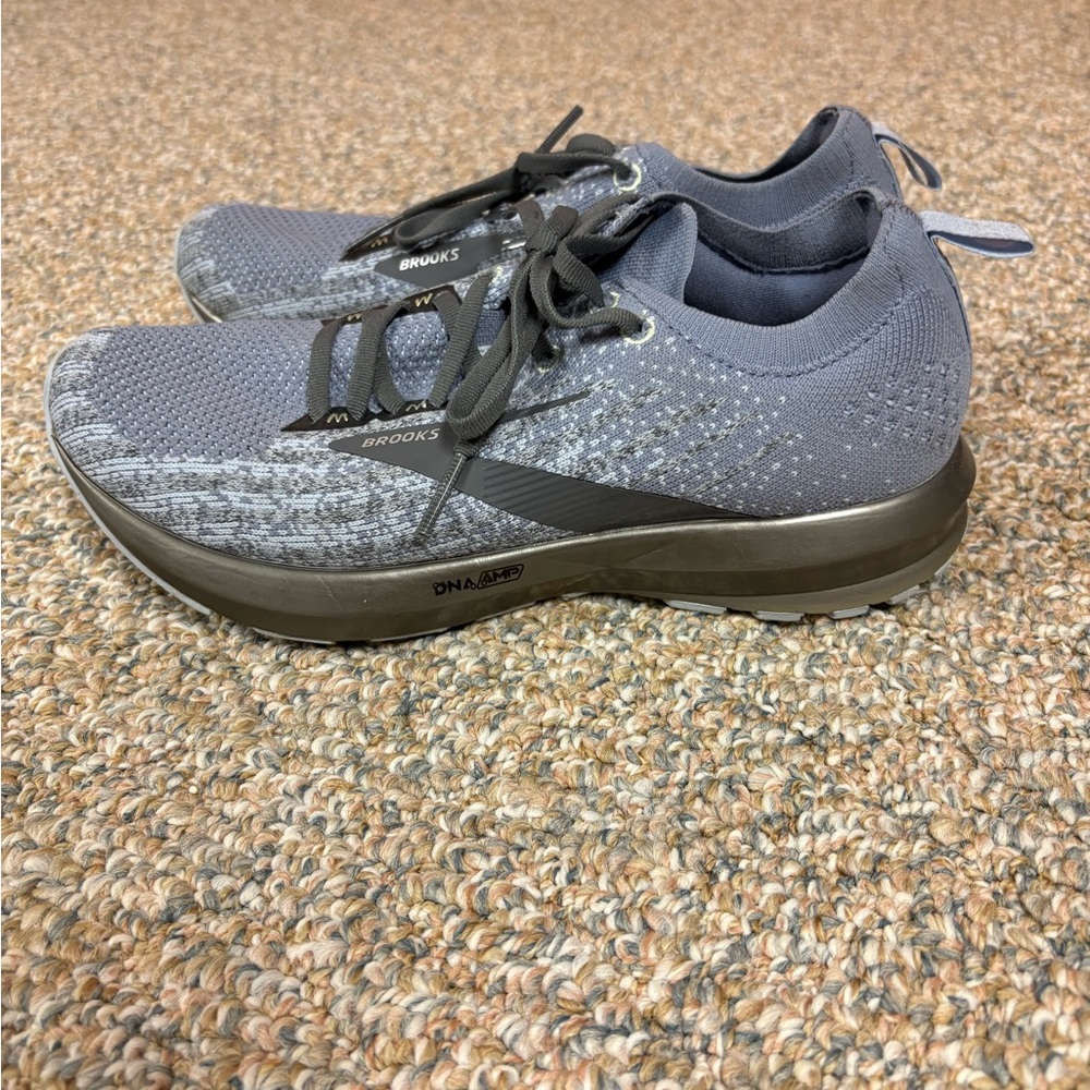 Brooks women’s light blue and gray running shoes